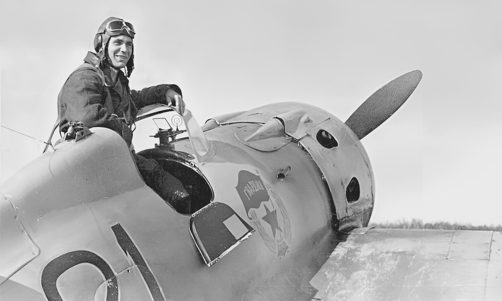 ��. ��������� �. �. �������� � ������ �-16. 4-� ���� ���, 1942 �.