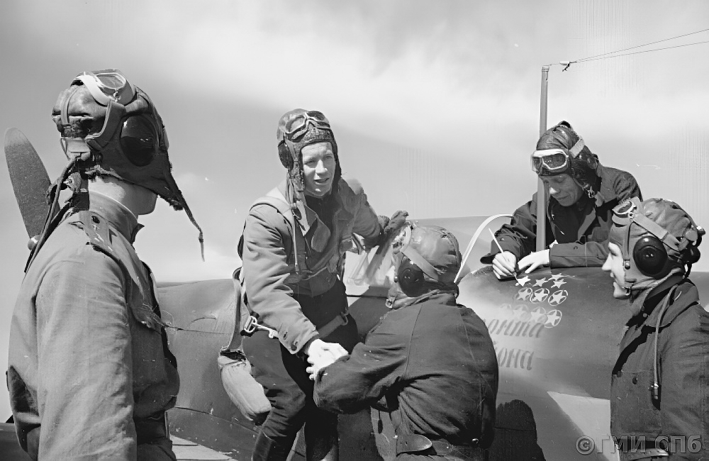 ������� ������� ������� � ������ ��-1�, 1943 ���.