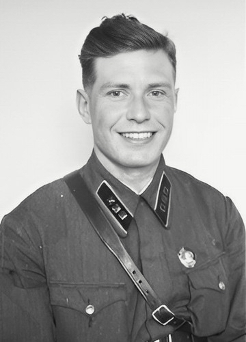 ������� ϸ�� ��������, 1942 �.