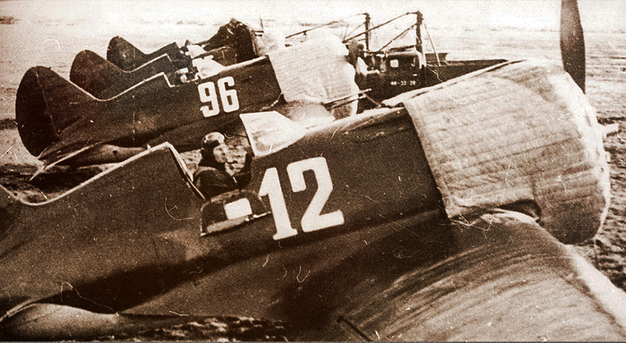 �������� �-16 �� ������� 13-�� ��� (4-�� ��.���) ���, ����� 1941 �. � ����� 1942 �. - �������� ��������� �������������� ����������. ����� V | Warspot.ru